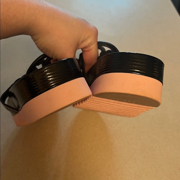 Tory Burch Miller Cloud lug sandals patent black and pink - Picture 5 of 7